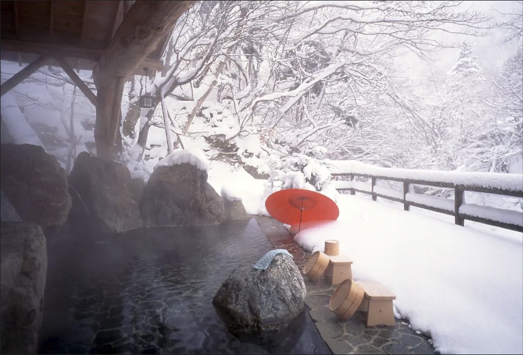 Yunishigawa Onsen (Hot Springs) in the sno